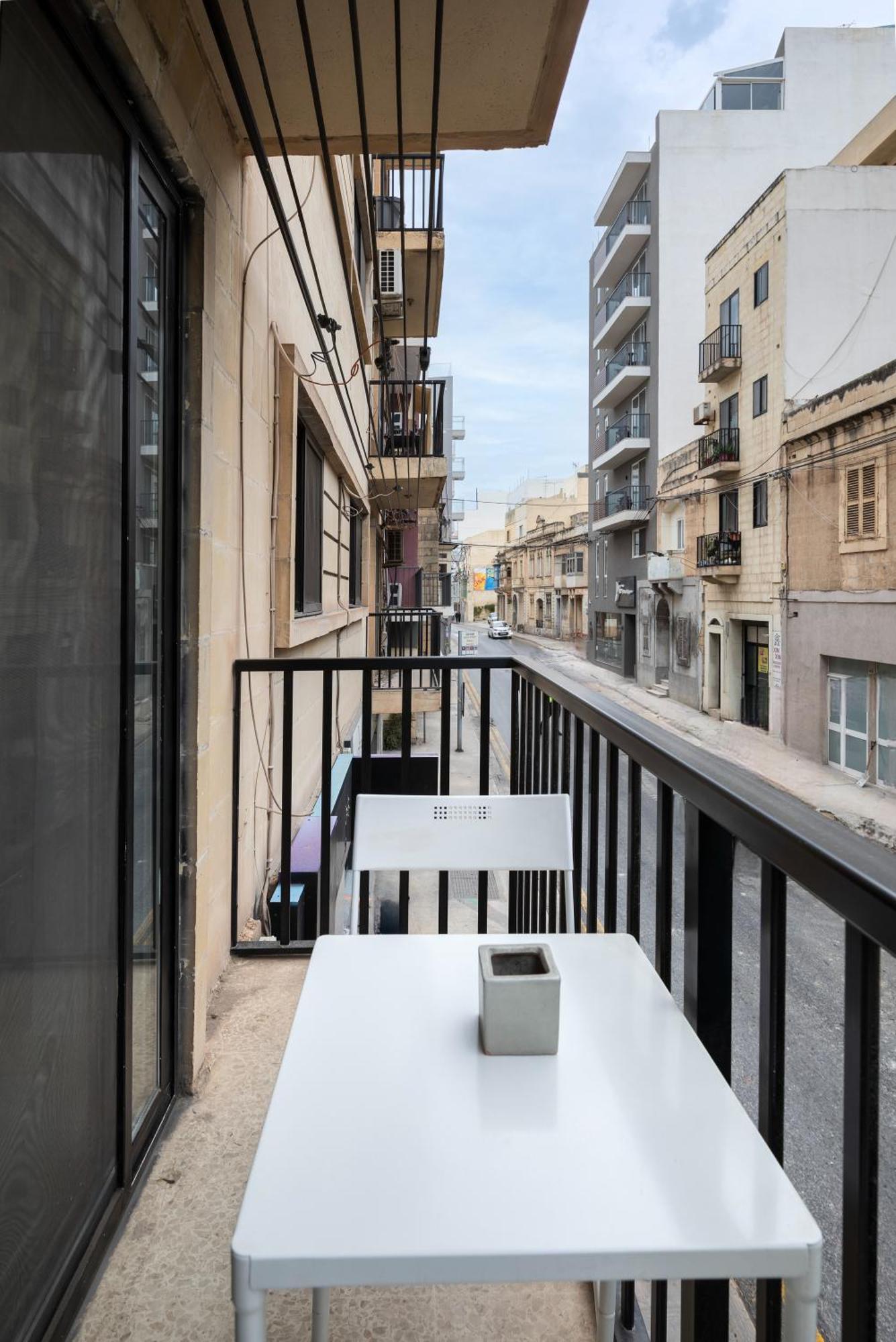 Apartment Modern 3 Bedroom & 3 Bathroom - Near Balluta Bay San Ġiljan