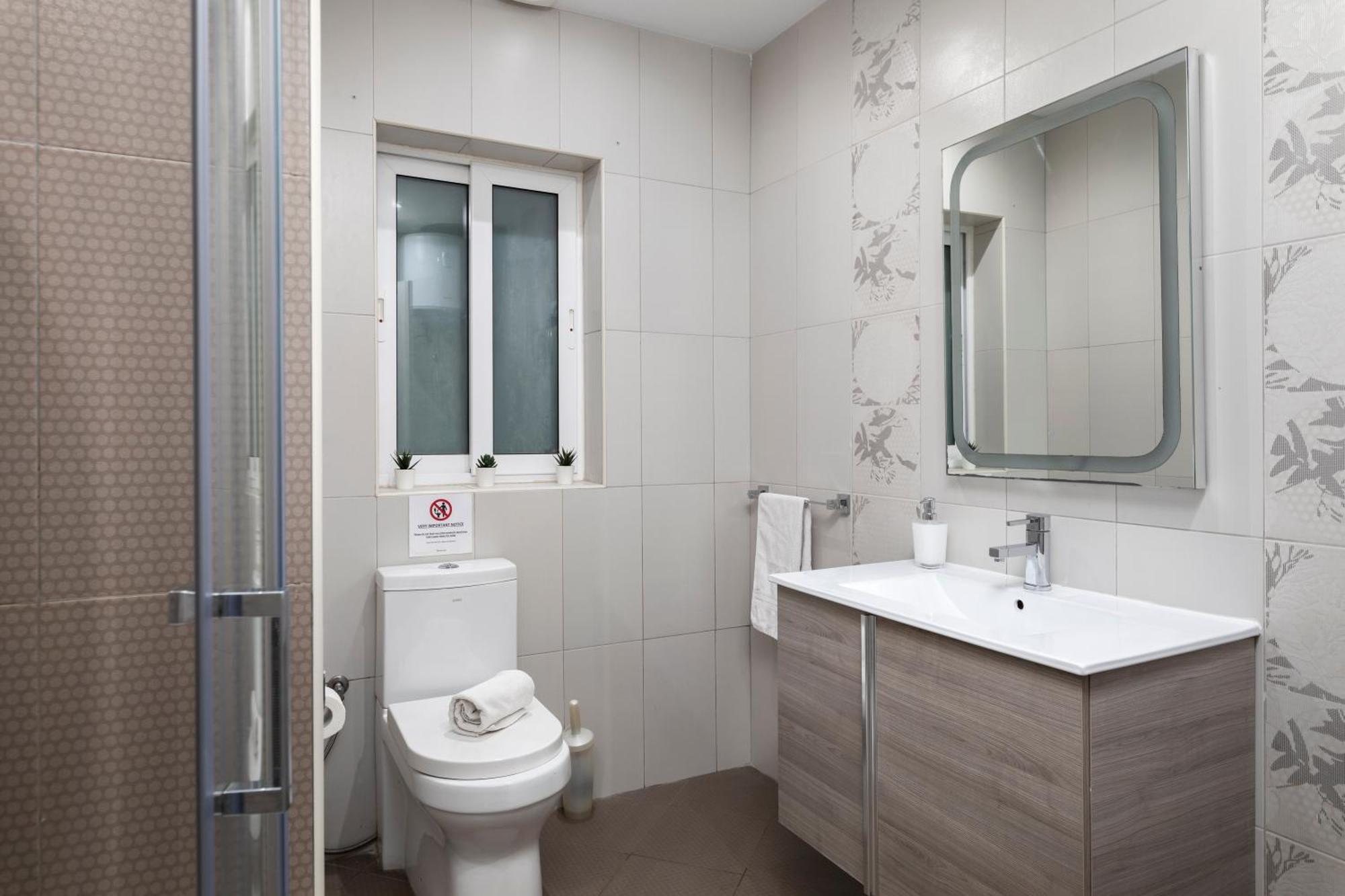 Apartment Modern 3 Bedroom & 3 Bathroom - Near Balluta Bay San Ġiljan