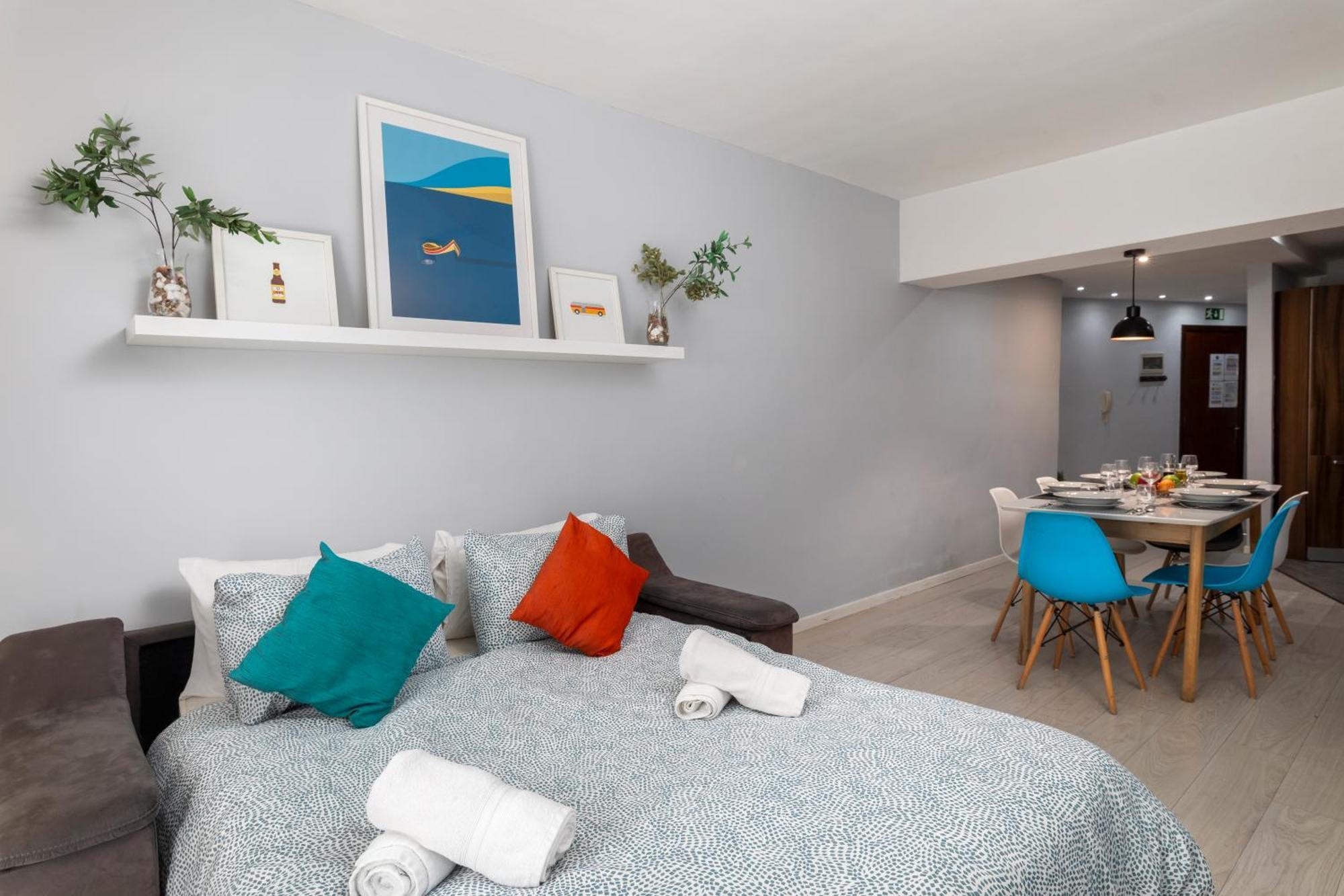 Modern 3 Bedroom & 3 Bathroom - Near Balluta Bay *